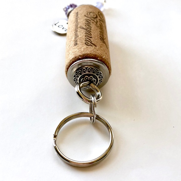 Floating Wine Cork Keychain Love - Picture 2 of 3